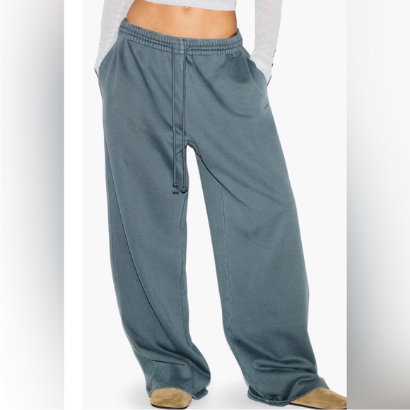 SKIMS Pants - Skims Kim Kardashian Boyfriend Fleece Baggy Straight Leg Sweatpant Zircon Sz XS